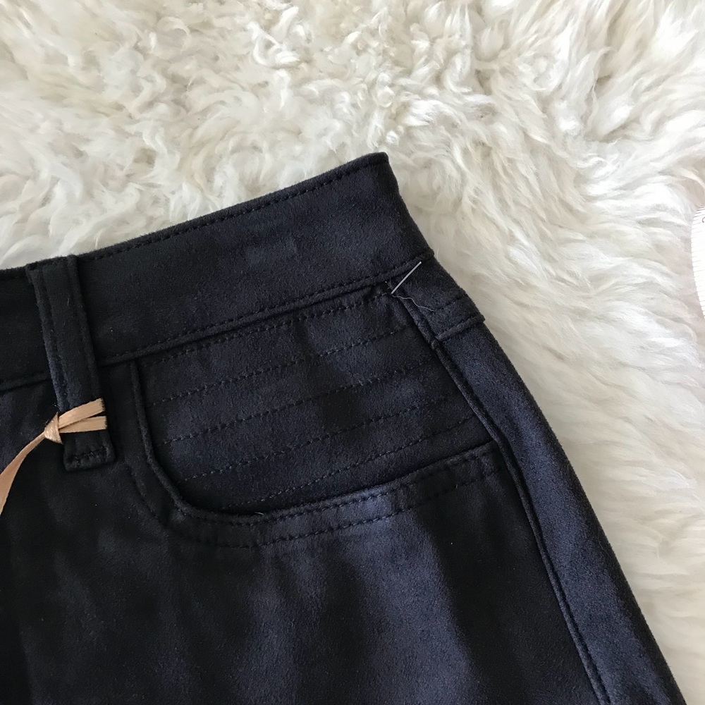 FRANKIE B. Stevie Faux Suede Moto Short - Picture 8 of 8